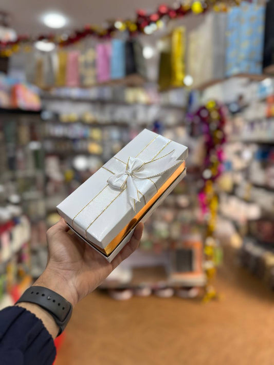 BOITE 3PCS BLANC/dorée avec Noeux